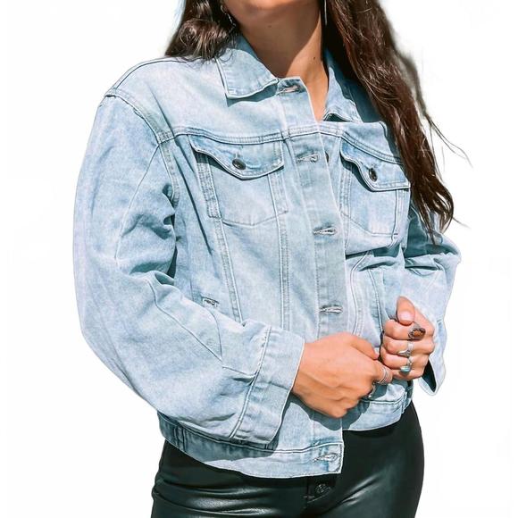 NEW LISTICLE boyfriend denim jacket in light washed jean - Picture 1 of 2